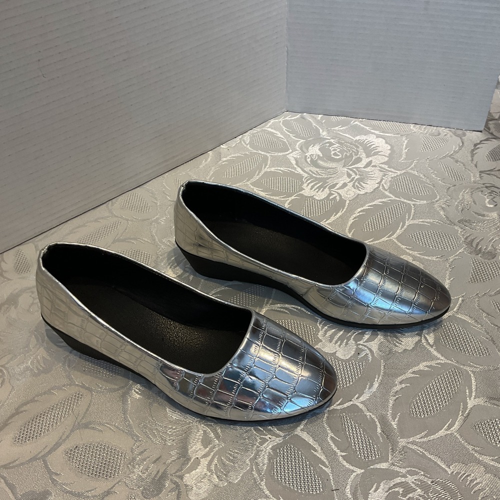 Unbranded Wedge Pumps Women Size 38 Silver Excellent Croc Embossed Metallic